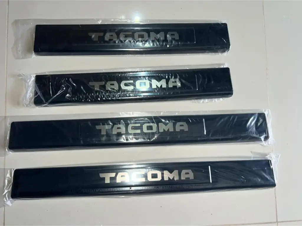 Kit de Protectores de umbral de puerta para Toyota Tacoma 2016-2023 doble cabina.