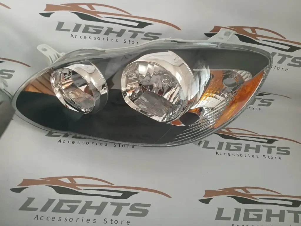 Focos con fondo negro compatibles con Toyota Corolla 2003-2008.