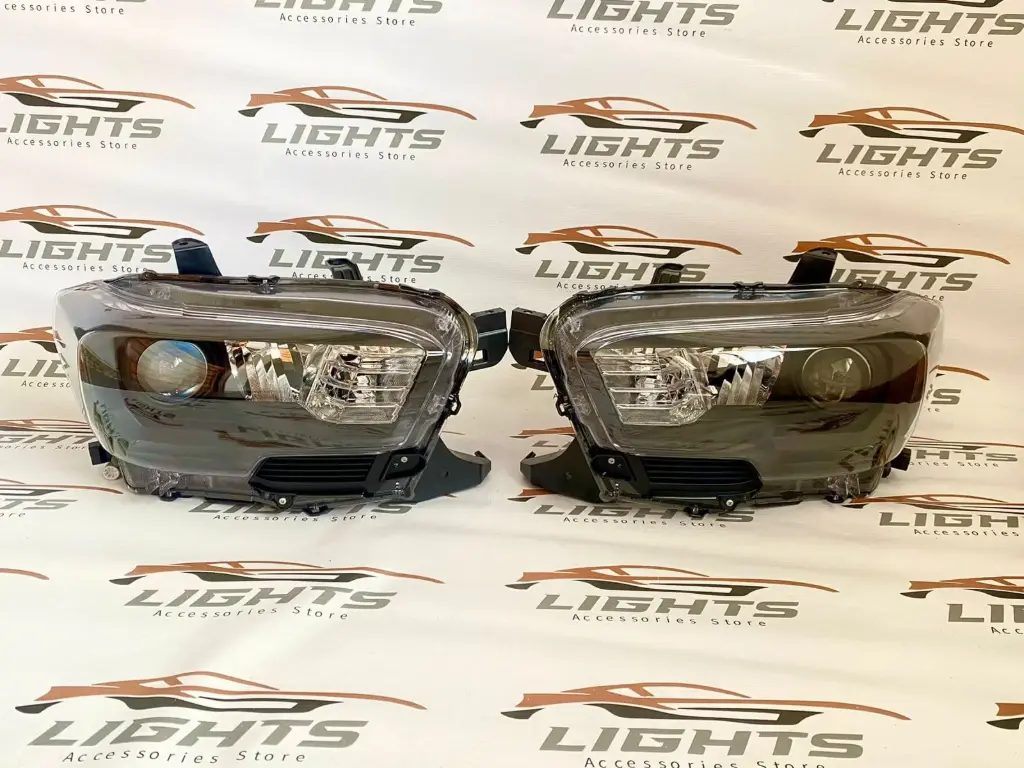 Foco blackhousing para Toyota Tacoma 2016-2019 .