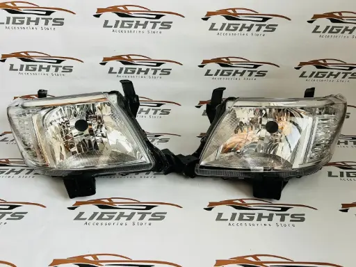 Focos para Toyota Hilux 2012-2015.