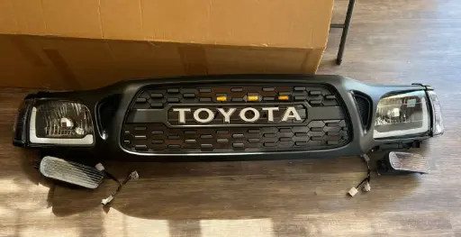 Parrilla compatible con Toyota Tacoma 2001-2004.