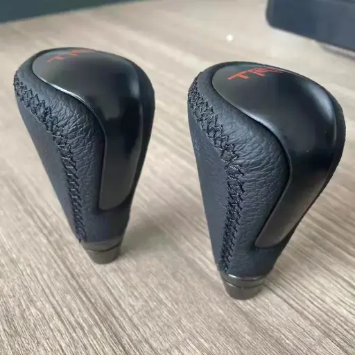 [TYT-TACOMA-0511-124] Pomo Automatico TRD para Tacoma 2005-2015.