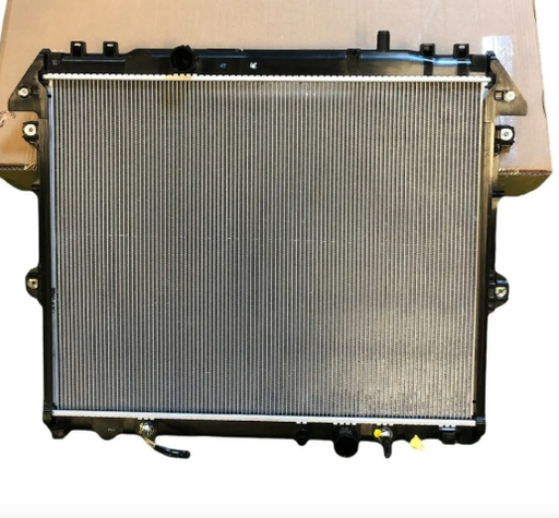 [TYT-HILUX-0515-087] Radiador compatible con  Hilux Vigo 2005-2015 de transmisión automática. 